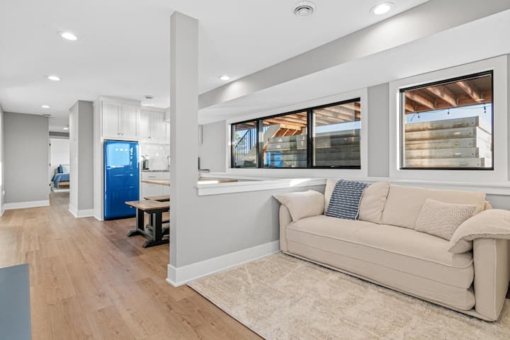 Luxury Lakefront Retreat | Hot Tub | Sleeps 14 - Minnesota