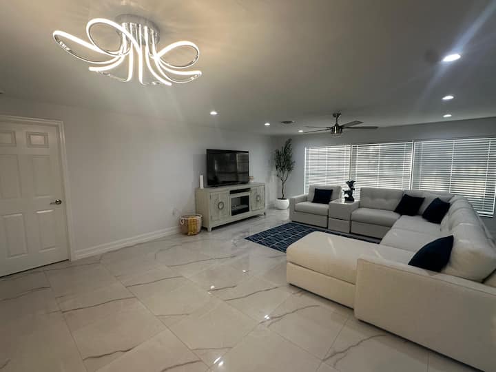 Waterfront Oasis W/ Private Hot Tub & Gulf Access - North Fort Myers, FL