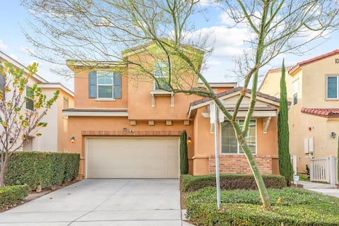 2200SF Sweet 4B3B|Near Disney|FiberWiFi & 85 in TV