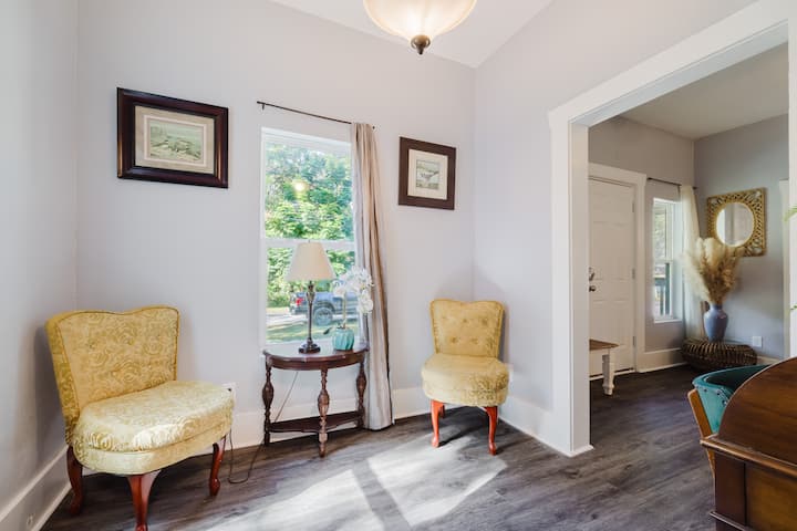 Vintage Deland Bungalow - Just Remodeled - DeLand, FL