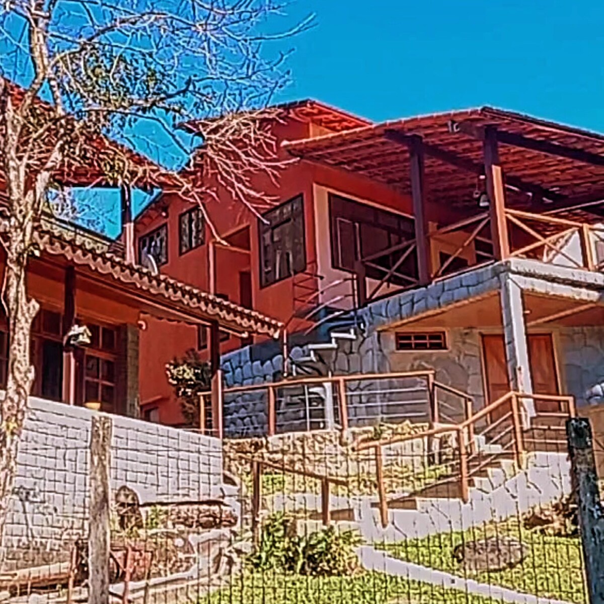 Curated visual reference: Fresh Look at Salamaleico House 2 Mountain Climate And Very Green
