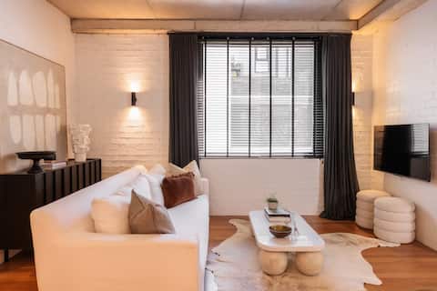 Popular Airbnb listing: Primero-Designer apartment /Private entry & garden in Darlinghurst
