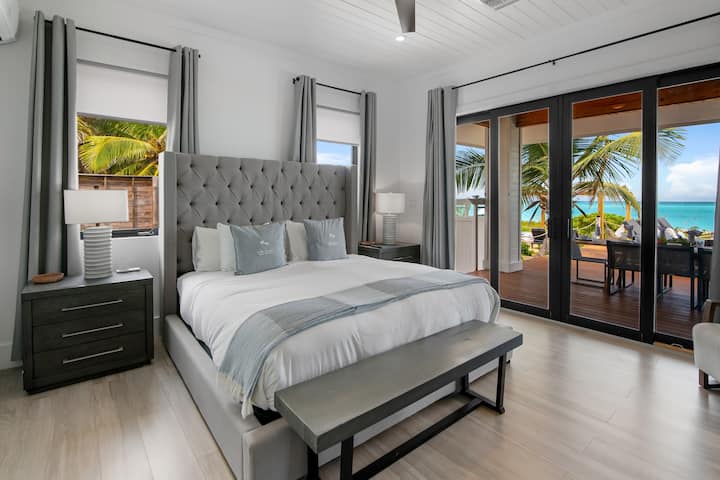 Westvleugel hoofdslaapkamer met 1 kingsize bed