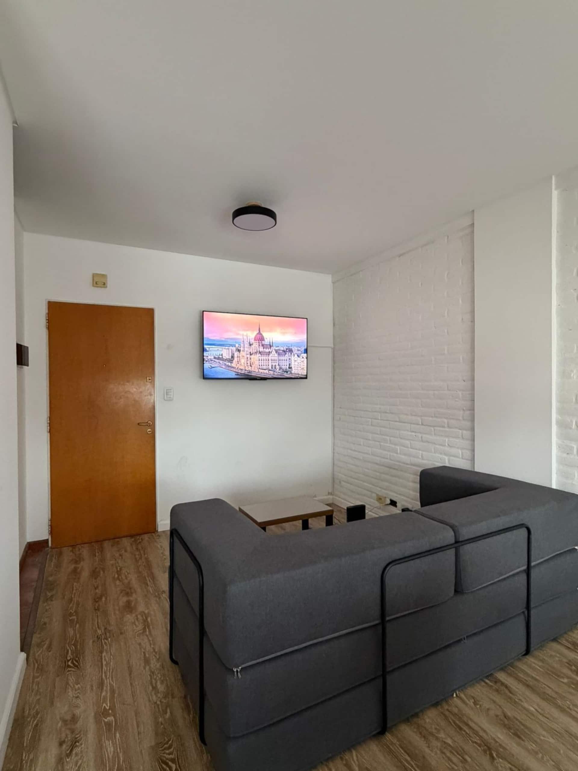 Two-bedroom apartment in Tigre near the train station