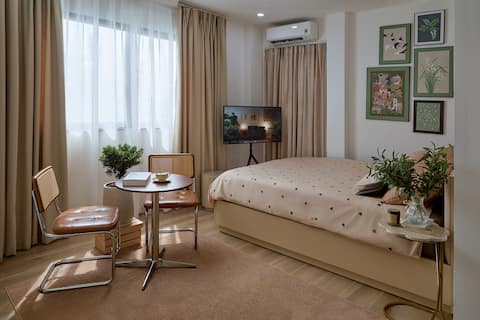 Cozy Room 5th Floor – near Royal City – fully furnished