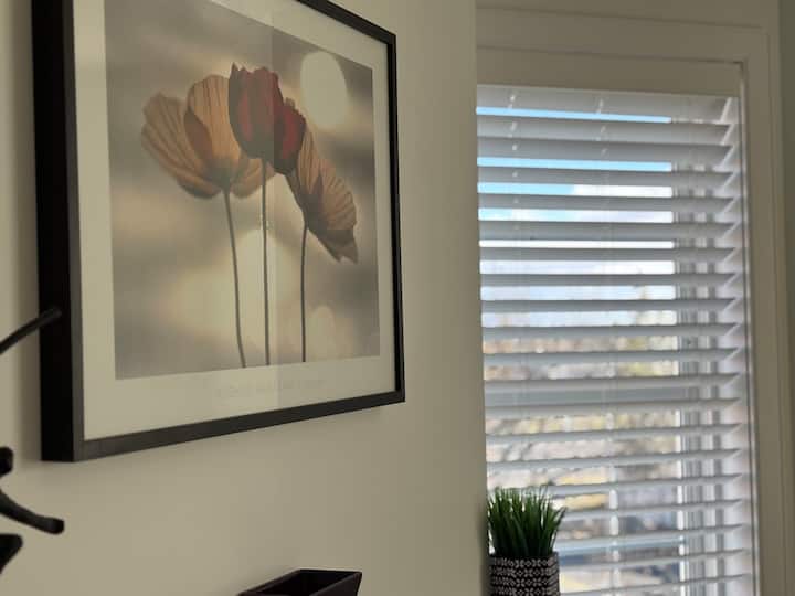 Cozy & Spacious 2 2br Unit - Okotoks