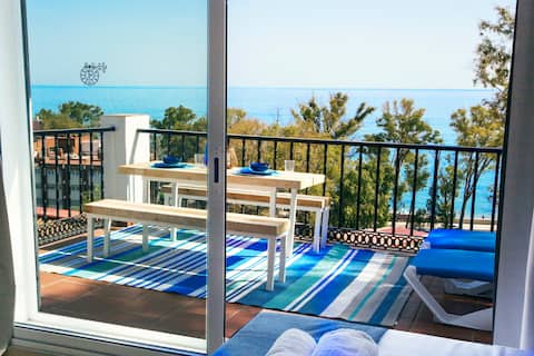 Popular Airbnb listing: sea views ! south - facing ! sunny and relaxing ! in Torre De San Telmo