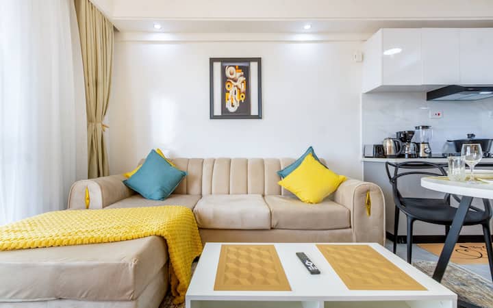 Lavish 1br | City Views | Pool | Gym - Nairobi