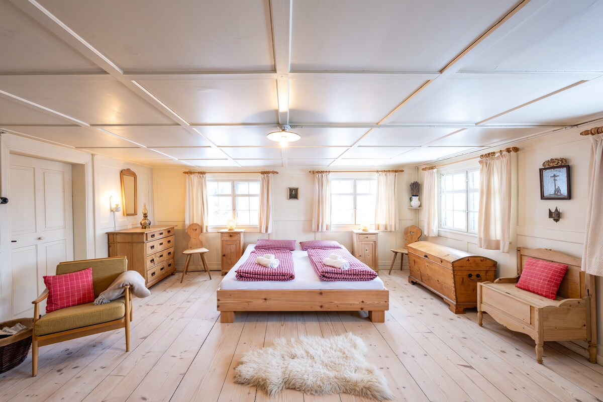 Jouw toevluchtsoord om te dromen. Hier worden historische houten balken gecombineerd met modern slaapcomfort.