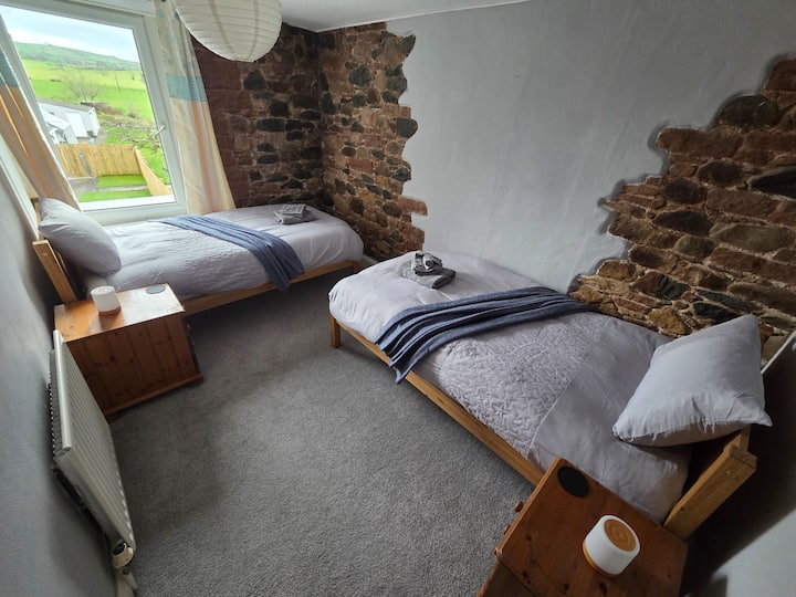 2 კომფორტული ერთადგილიანი საწოლი, რომლებშიც მშვიდად დაისვენებთ