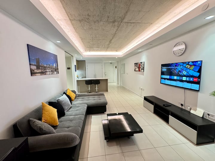Cosy Apartment, Balcony River View, O2, Cable Car - Airbnb