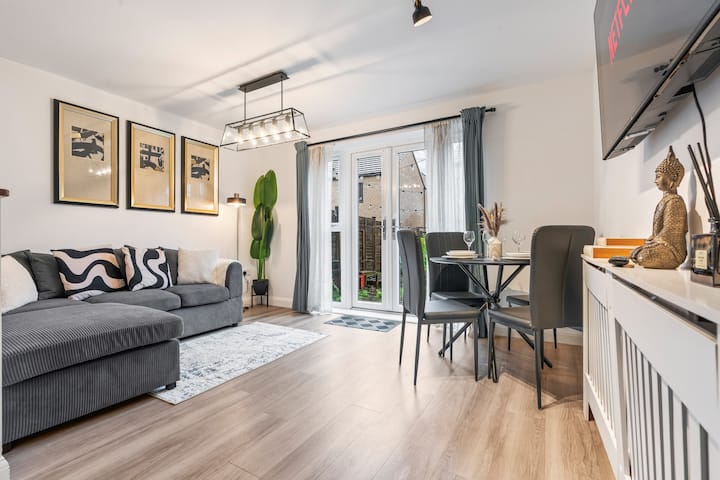 Comfy 4bdr | Guests 8 | Garage | Free Wi-fi - Hall Green - Birmingham 