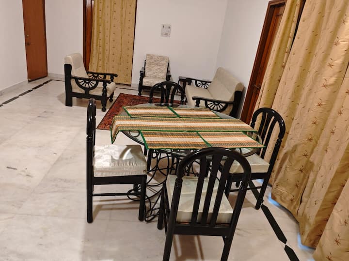 Onebyonesky/b’fast Included/premium/near Taj - Lucknow