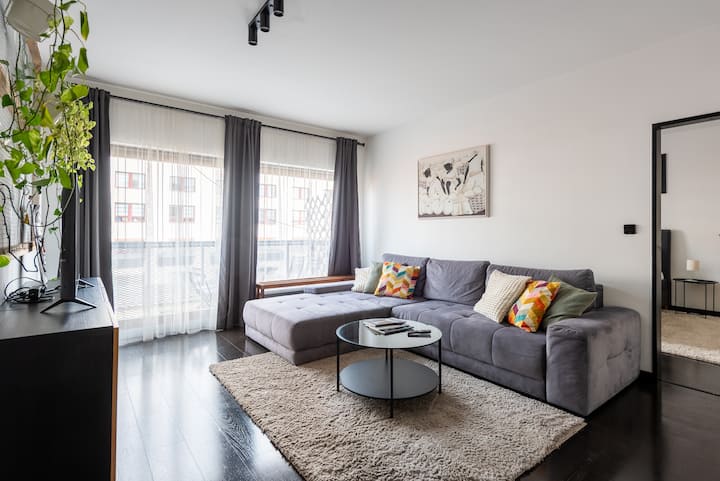 Modern 3-room Penthouse | A Large Terrace - 프라하