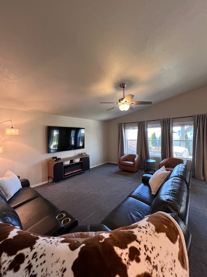 宽敞的拱形起居空间。 