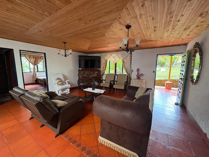 Hermosa Casa Campestre Con Hermosos Paisajes - La Cumbre