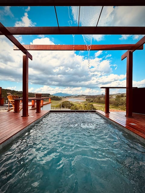 Imóvel de sucesso: Chalé Aruama - Pool and dam view. em Bragança Paulista