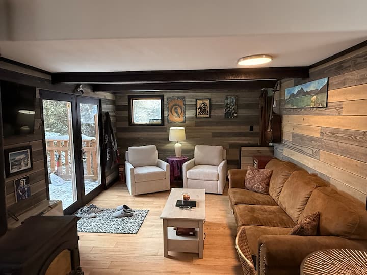Cozy Little Cabin In Girdwood - Girdwood, AK