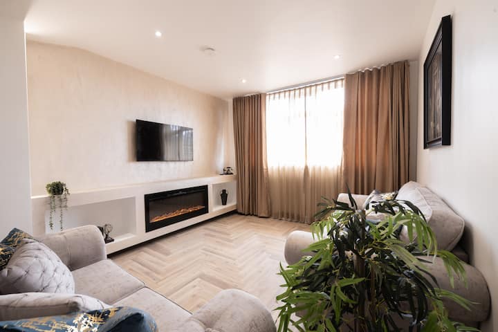Large Luxury 2 Bed, Central, Perfect For Families - Leicester