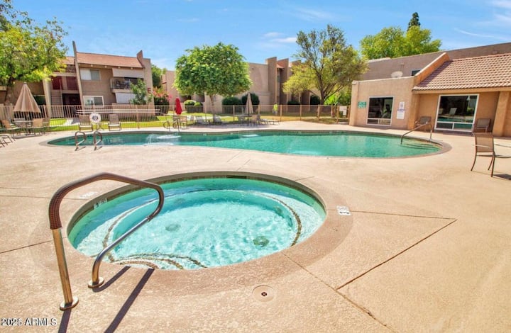 West Scottsdale Condo | Near Papago Park & Zoo - Phoenix, AZ