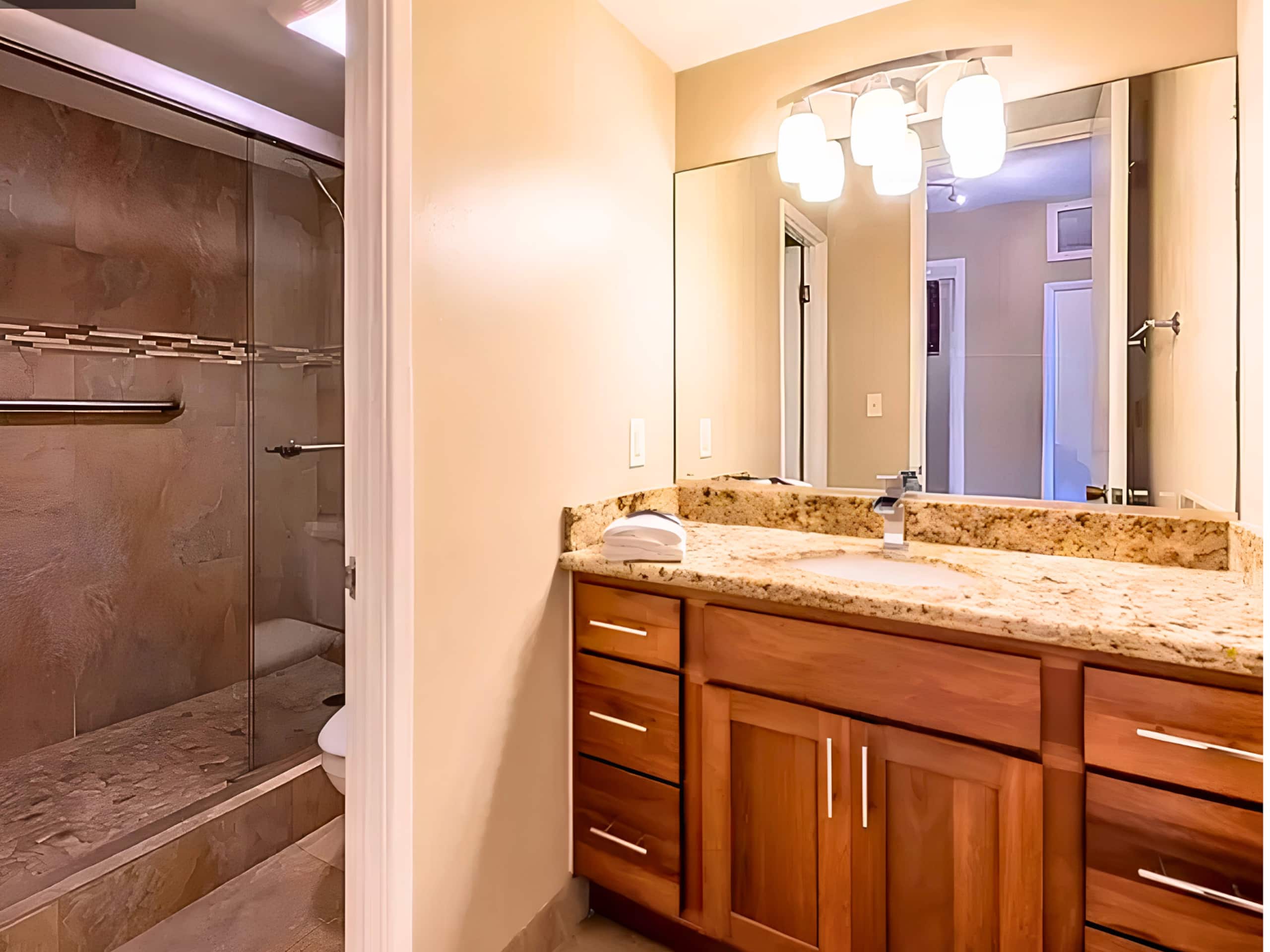 Condo in Lahaina · ★5.0 · Studio · 3 beds · 1 bath - Image 10