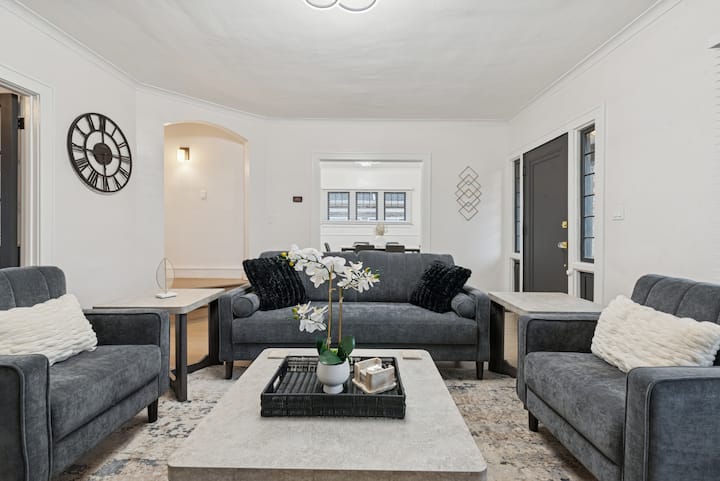 Posh Historic District Spacious 3br|uni &Hospitals - 털리도