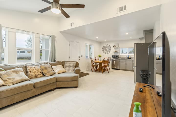 Ev Charger Included 2bed - Porterville, CA