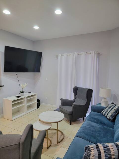 Top Airbnb: Disney! Private Spa, Kid Friendly, Coffee, Wi-Fi in Celebration