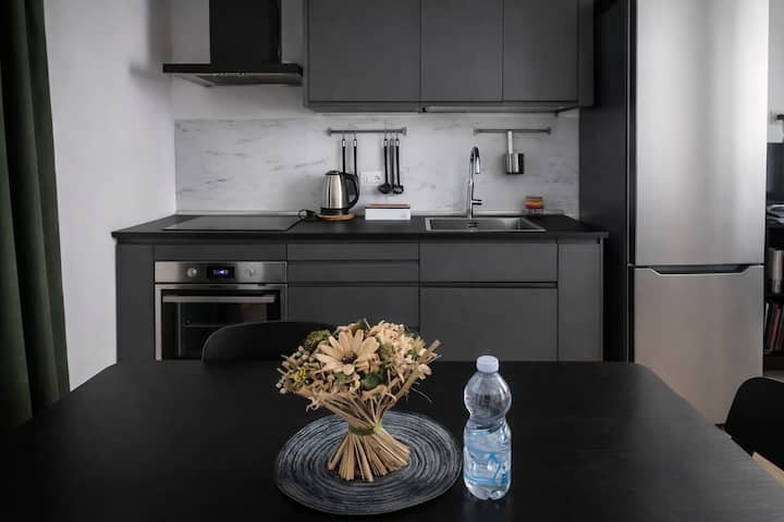 Central, Comfortable, Quiet Studio Apartment - Bologna