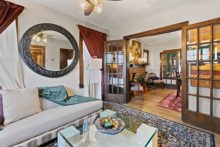 Rewind Vault | Luxe Home W/ Theater, Arcade & Bar - Omaha, NE
