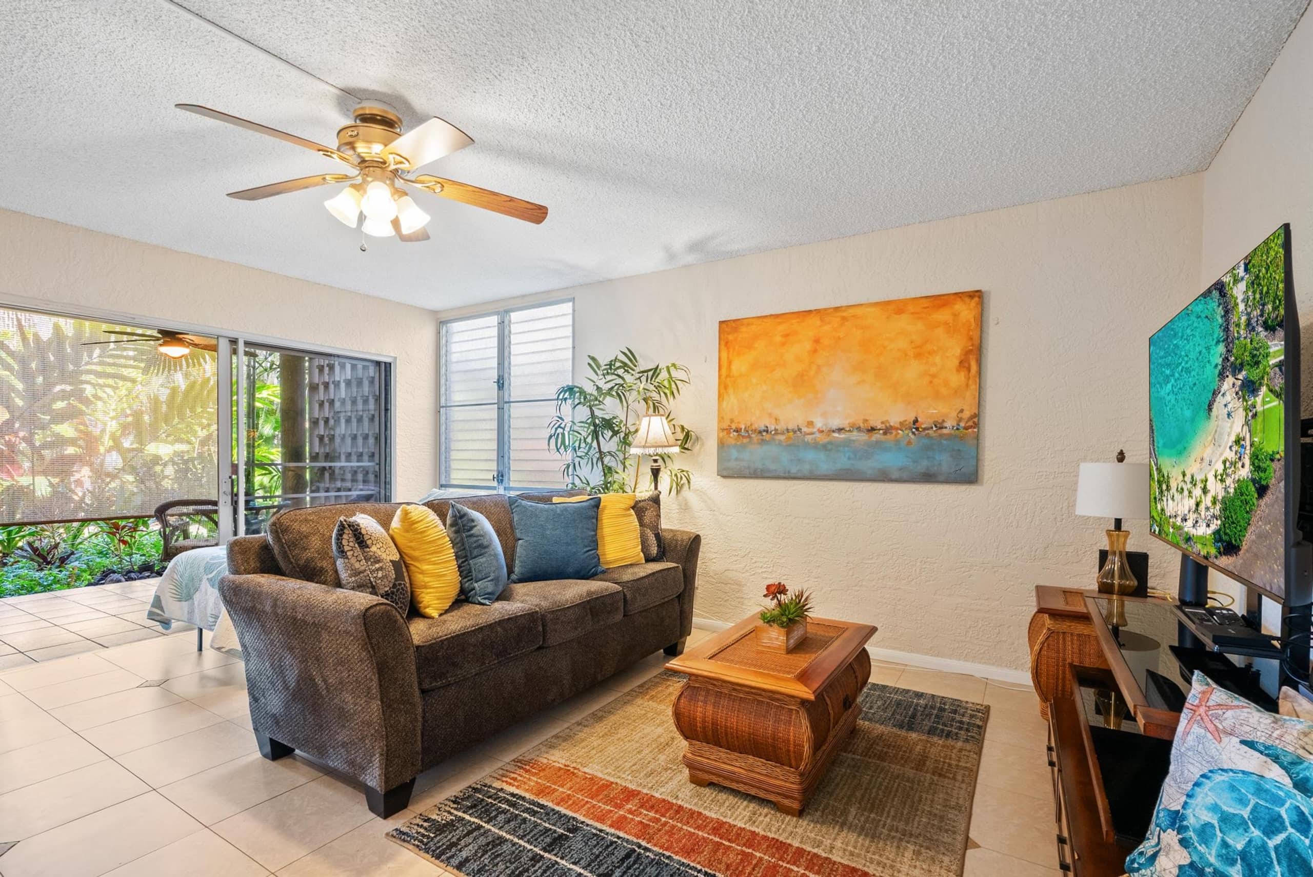 Kailua-Kona Oceanside Condo - Main photo