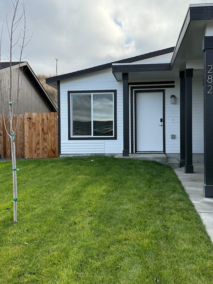 Brand New Townhouse in Umatilla