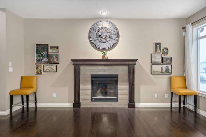 Waterfront | Fireplace | 90 Min Banff | Latte |Ac - Airdrie
