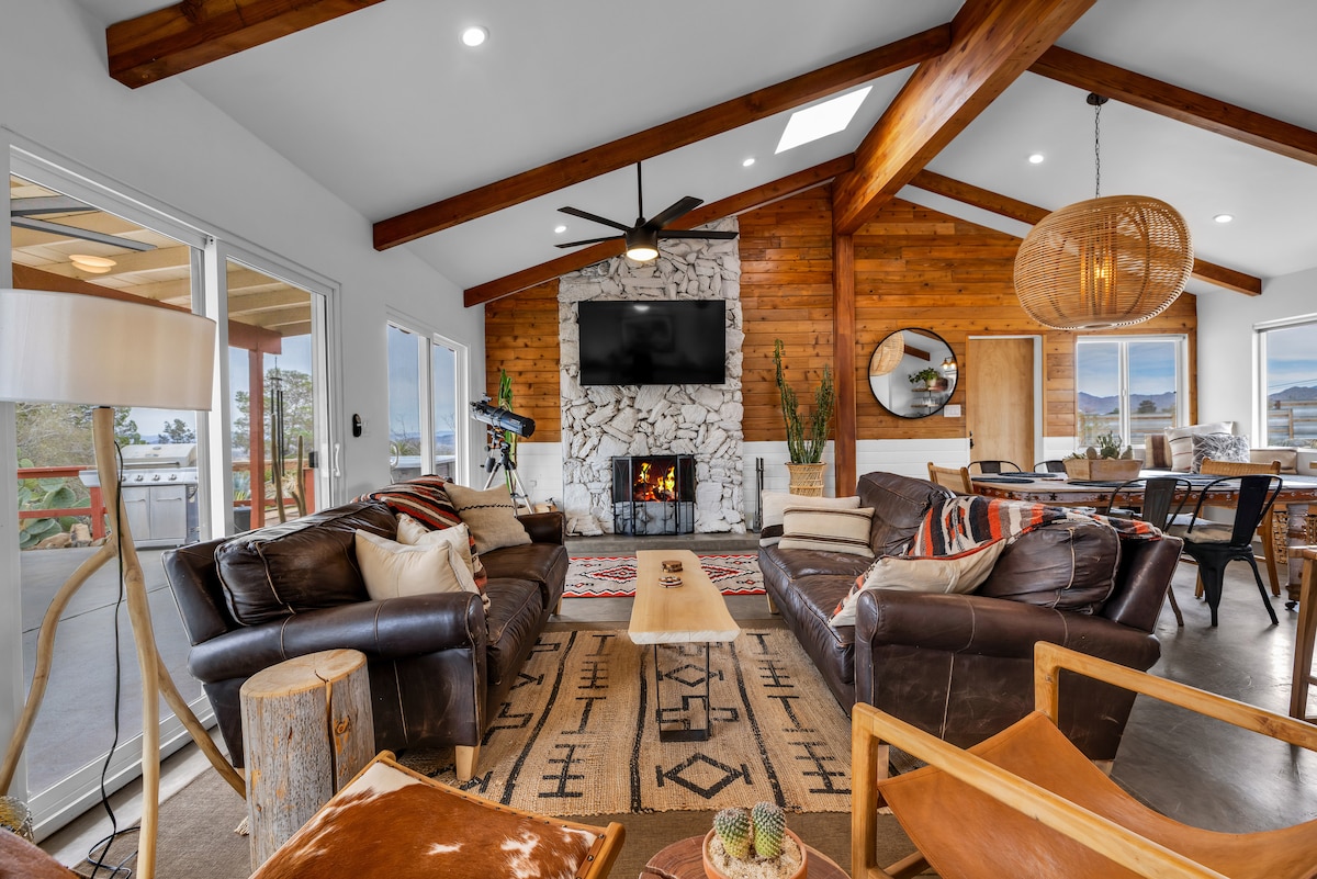 Dos Perros: HotTub | Open Kitchen | Firepit - Houses for Rent in