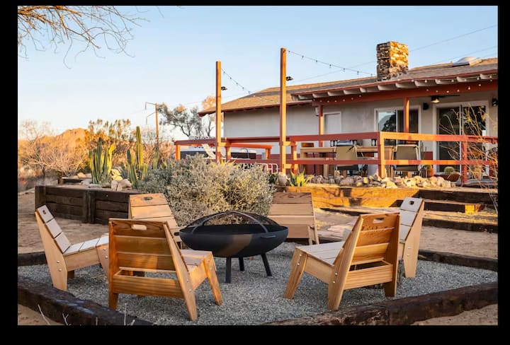 Dos Perros: HotTub | Open Kitchen | Firepit - Houses for Rent in