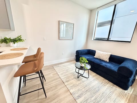 Top Airbnb: Luxury New & Design Apartment in Miami - GYM in Civic Center