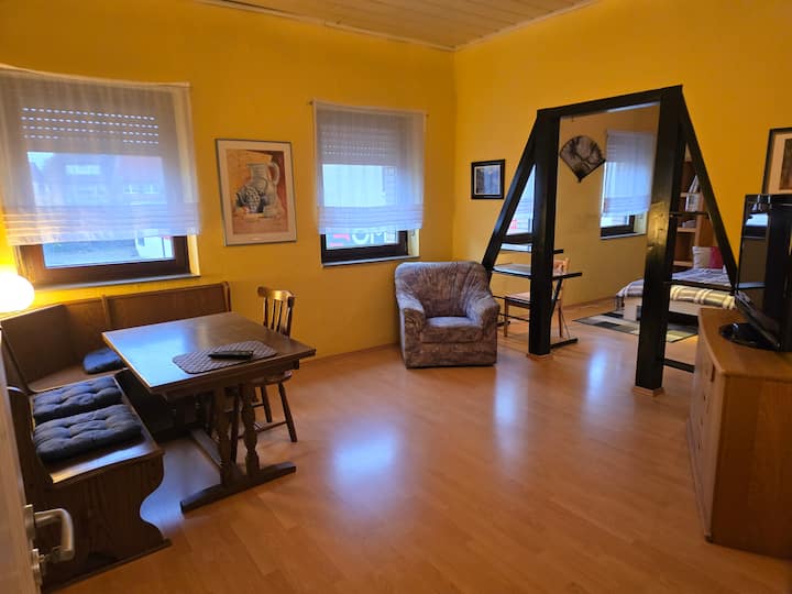Geräumig- 2er-bett, Yellow Apartment/1-2 Personen. - Korschenbroich