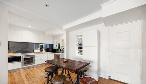 Top performing Airbnb: Balmoral Beach Retreat | Free Parking Included in Mosman