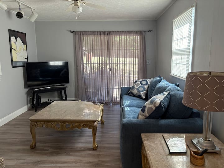 Cozy Cottage - Marietta, GA