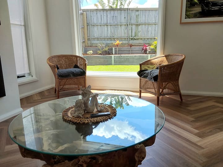 "Sundaze" - Luxury Holiday Home - Caves Beach