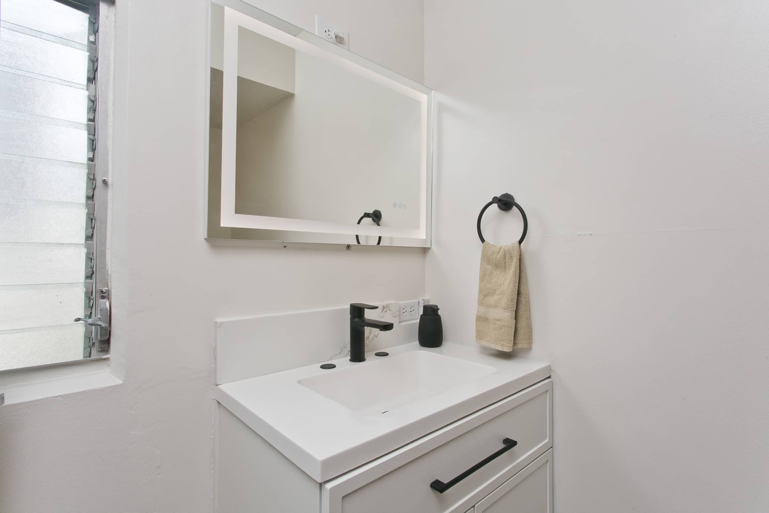 Home in Honolulu · ★4.91 · 2 bedrooms · 3 beds · 2 private baths - Image 19