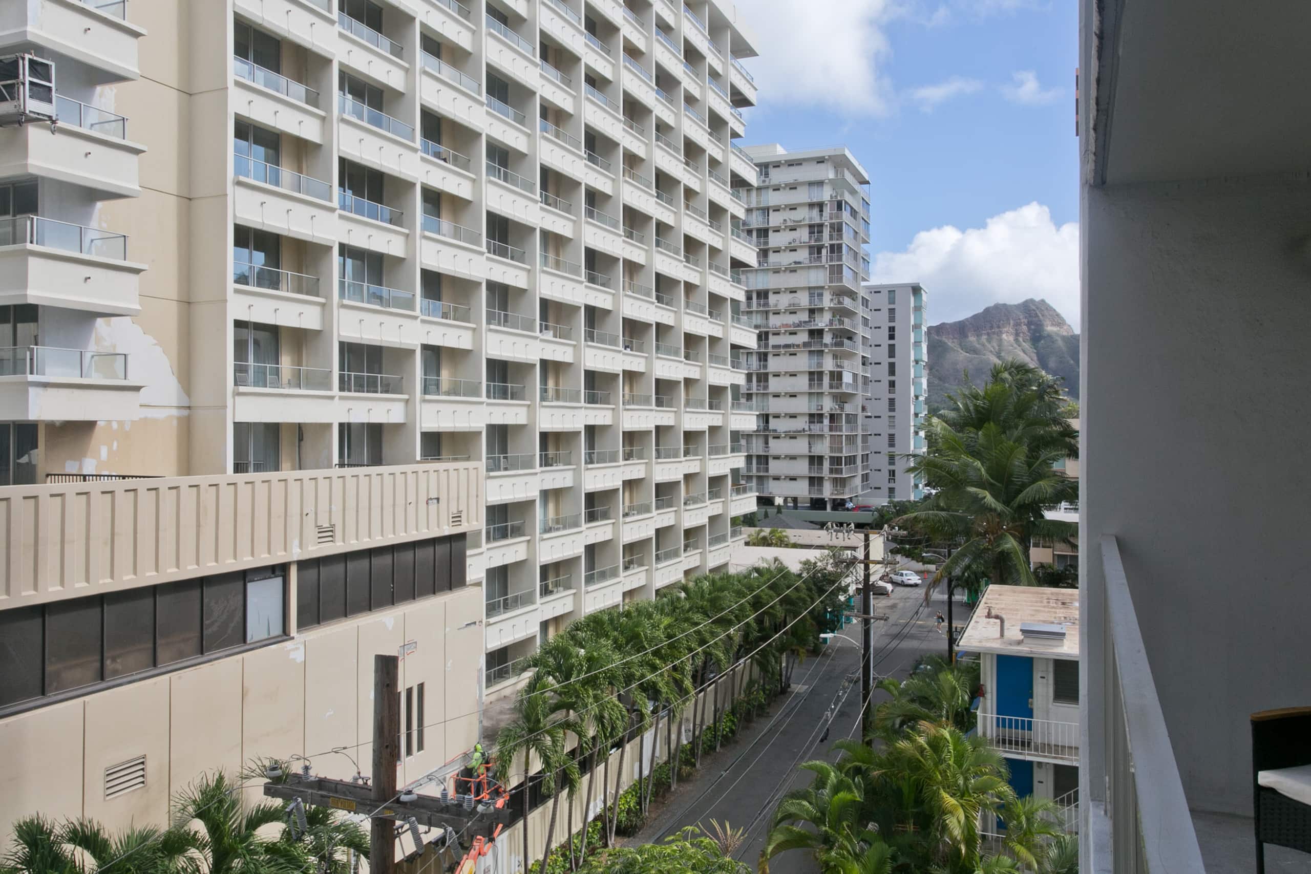 Home in Honolulu · ★4.91 · 2 bedrooms · 3 beds · 2 private baths - Image 22