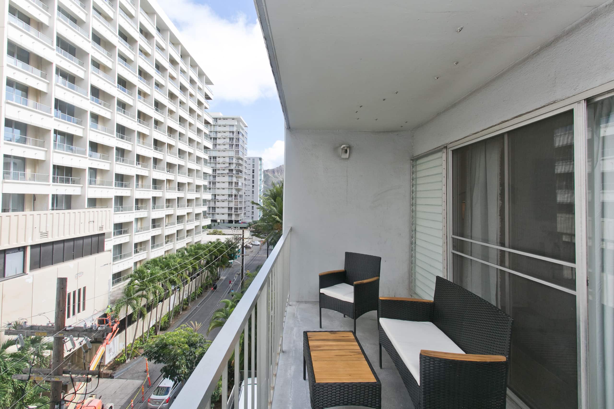 Home in Honolulu · ★4.91 · 2 bedrooms · 3 beds · 2 private baths - Image 13