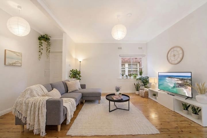 Beach Escape | Moments From Beach & Shops - Sydney
