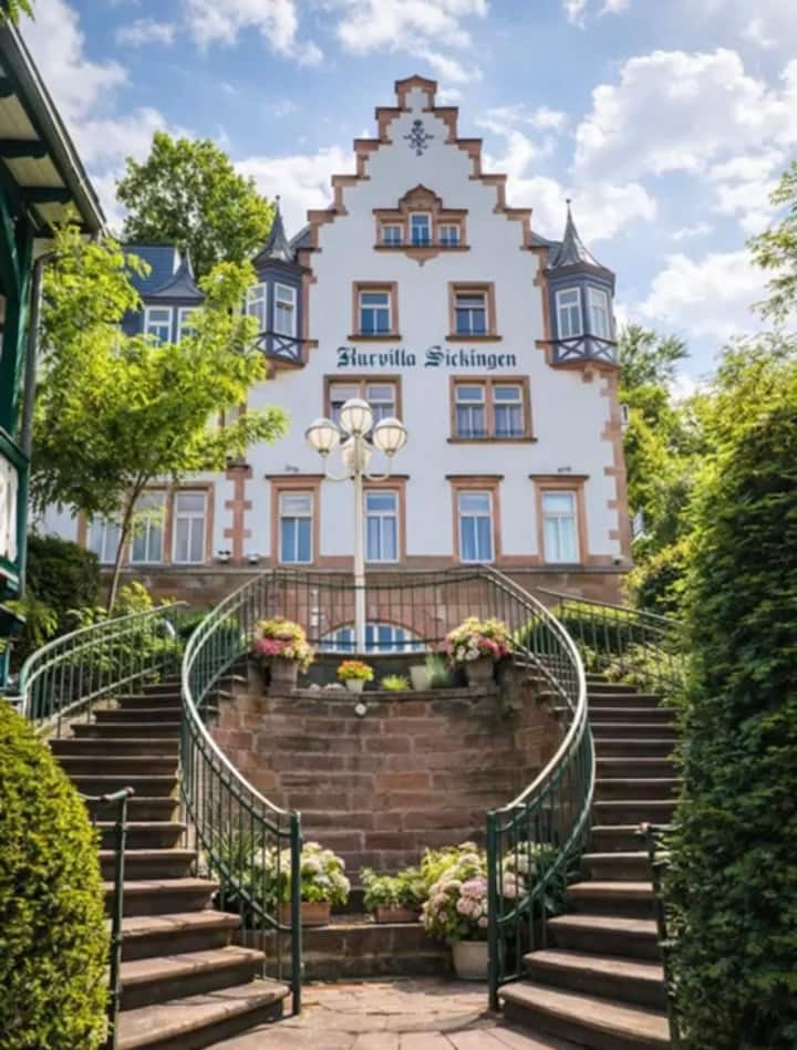Apt 306 1 Bd 1 Bath | Ac Unit | Living Rm |Free Pk - Landstuhl