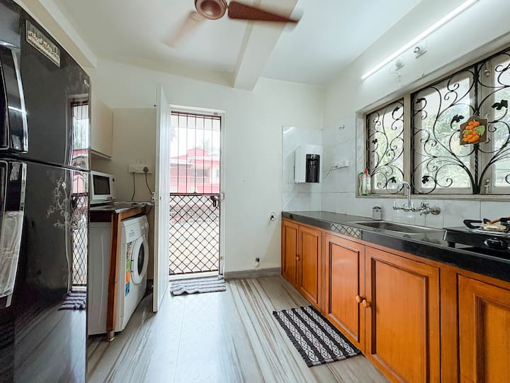 Full kitchen image 3