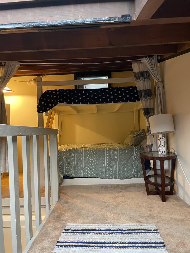 Lofti ka krevate dopio me një krevat (2). 