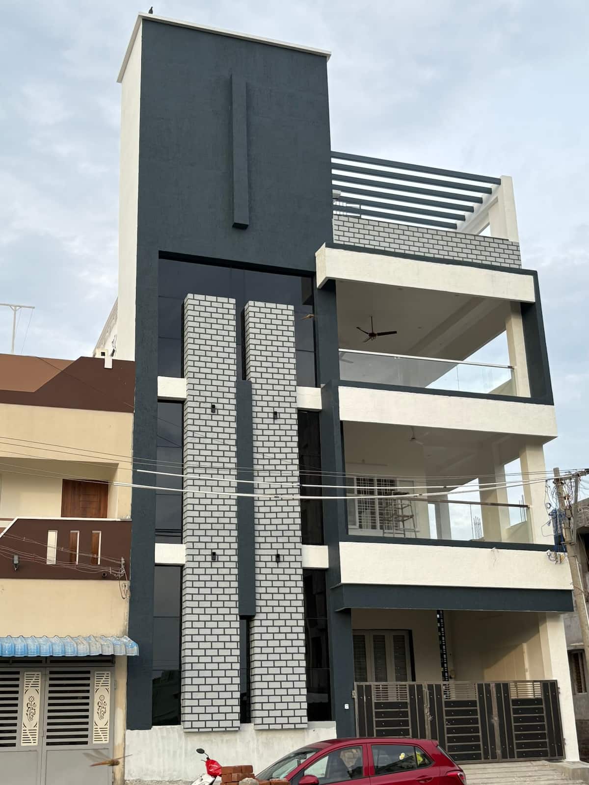 Studio Taneira exterior with hill view