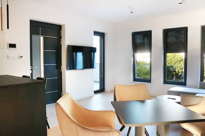 Royal Rest 1 Apartment Karlovac - Karlovac