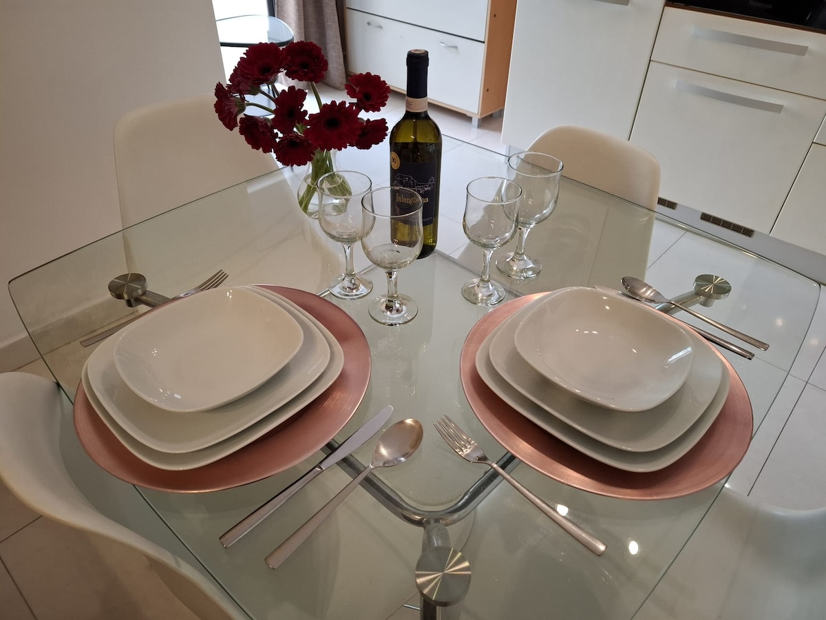 Balcony Apt Near Spinola Bay & Portomaso Casino